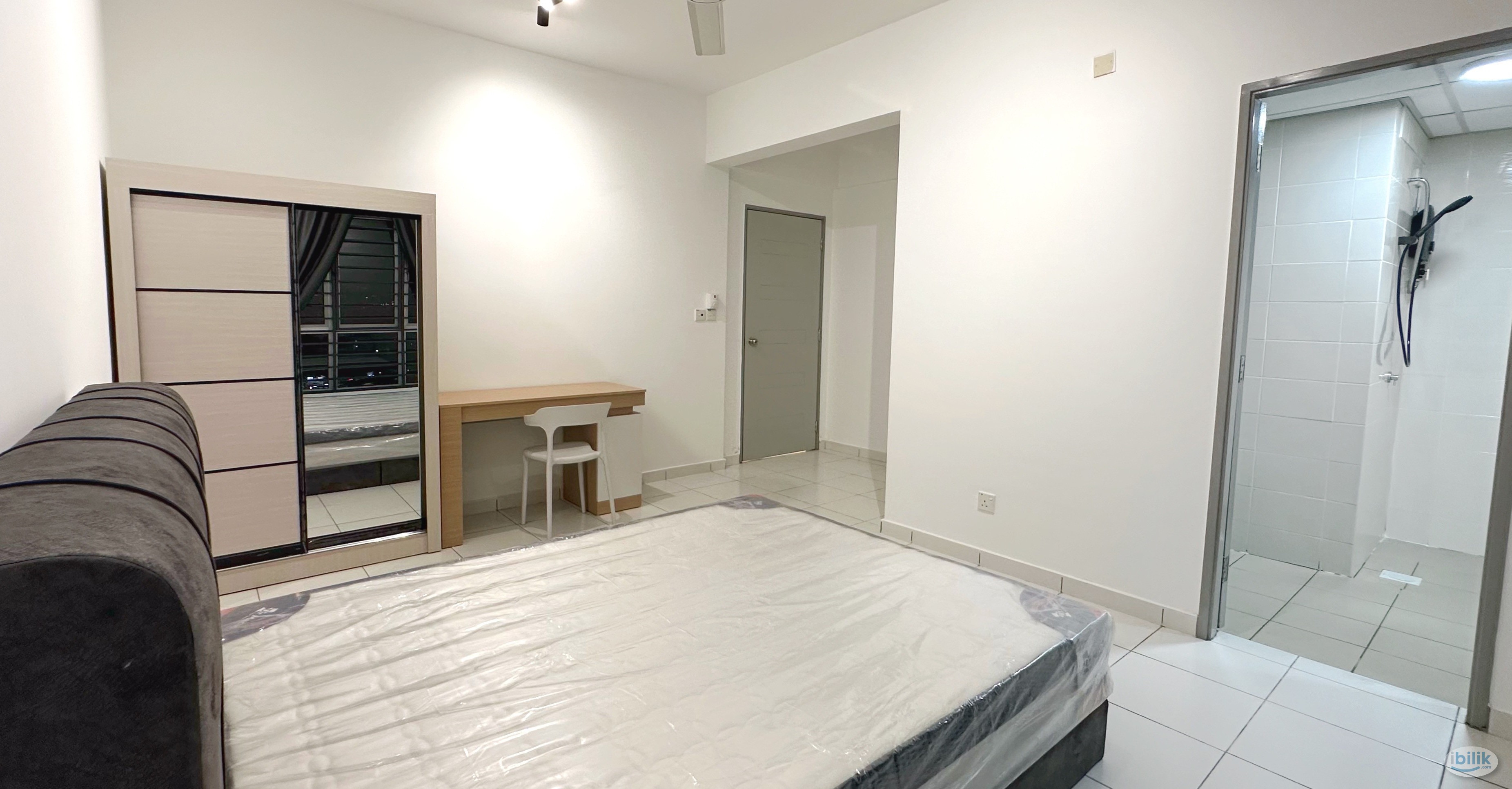 Image 2 of Master Room at Axis Crown, Ampang, 3 Minutes walk to LRT Station, 1+1 Depo only - Room rental in 
