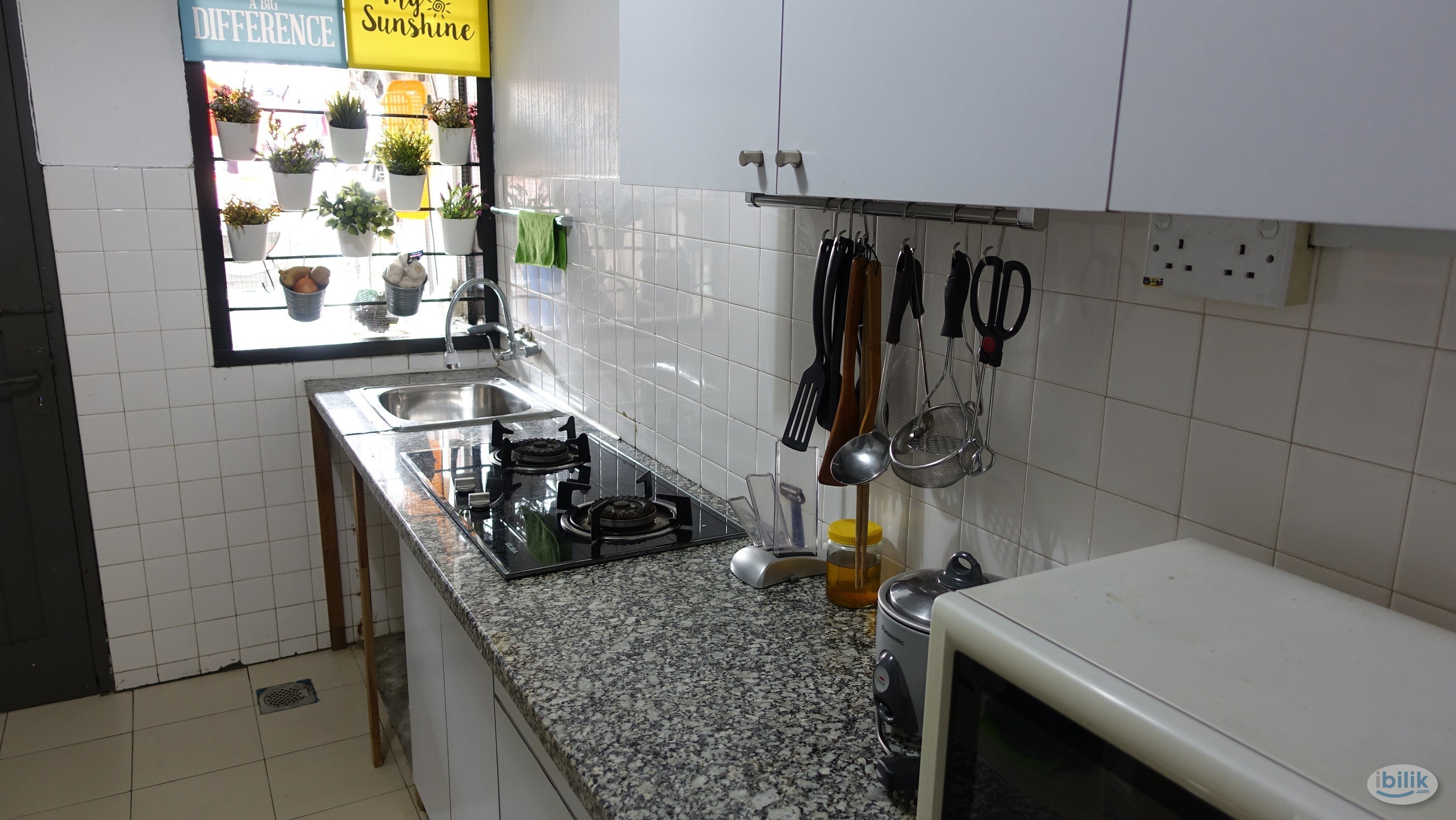 Image 4 of Female AC room @ Section 14 opposite Three Two Square - Room rental in 