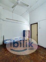 Room Rental in Selangor - 😍Master Room With Private Bathroom Female Unit Only😉🪷‼️Mid Year Promotion😍Near McDonalds,ZUS Coffee,SS2 Night Market🛜‼️Fully Furnished&Free Wifi