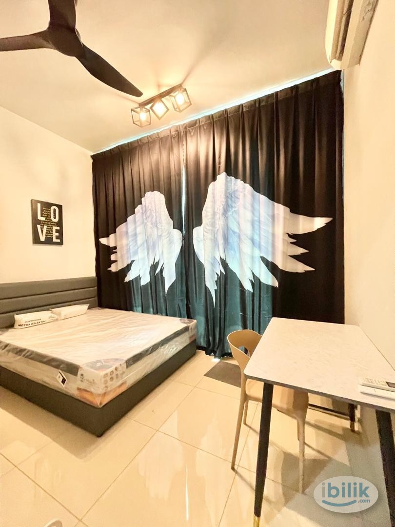 Image 1 of Middle Room with Balcony at The Vyne, Sungai Besi - Room rental in 
