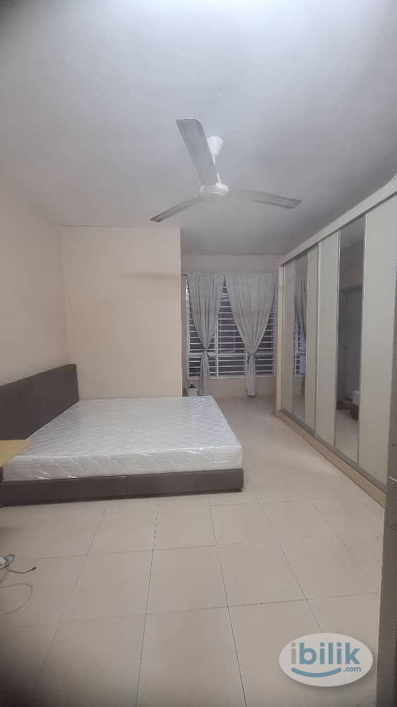 Image 2 of Master Bedroom at Taman Raintree, Batu Caves - Room rental in 