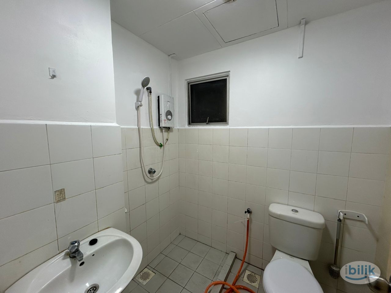Image 3 of Middle Room at Butterworth, Seberang Perai - Room rental in 