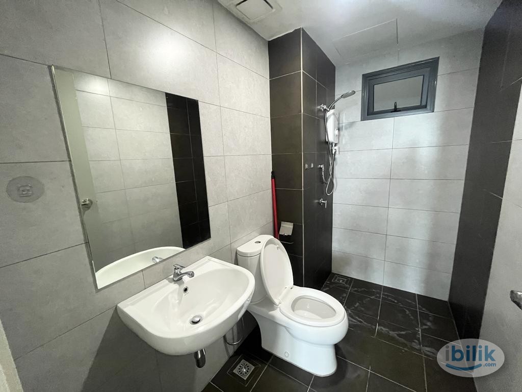Image 2 of Cozy Single Bedroom with balcony  @ Meritus Residensi, Perai (nearby Mydin/Megamall) - Room rental in 