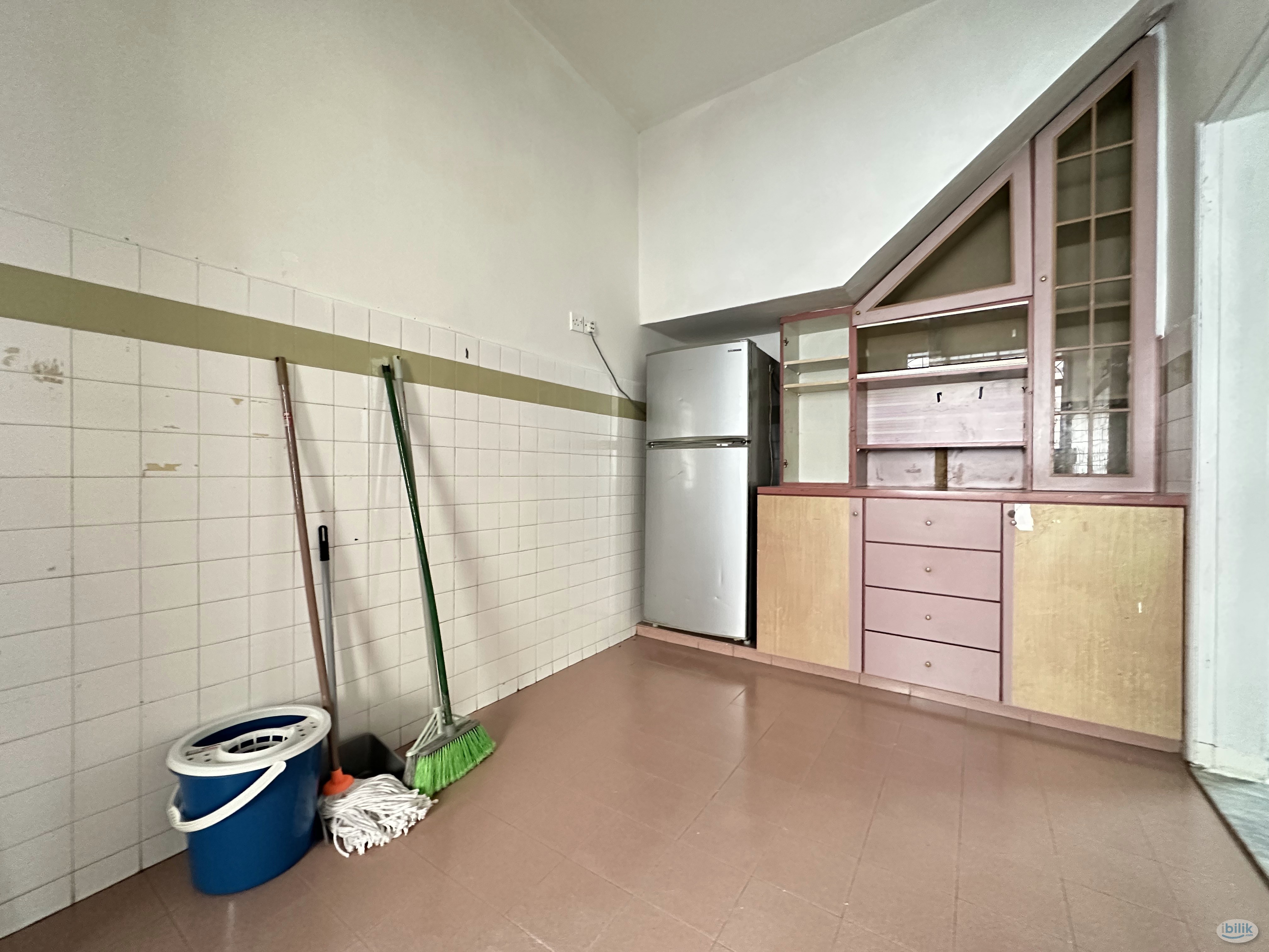 Image 3 of 🤩Tun Aminah Super Cheap Fully Furnished Single Room Available😍 - Room rental in 