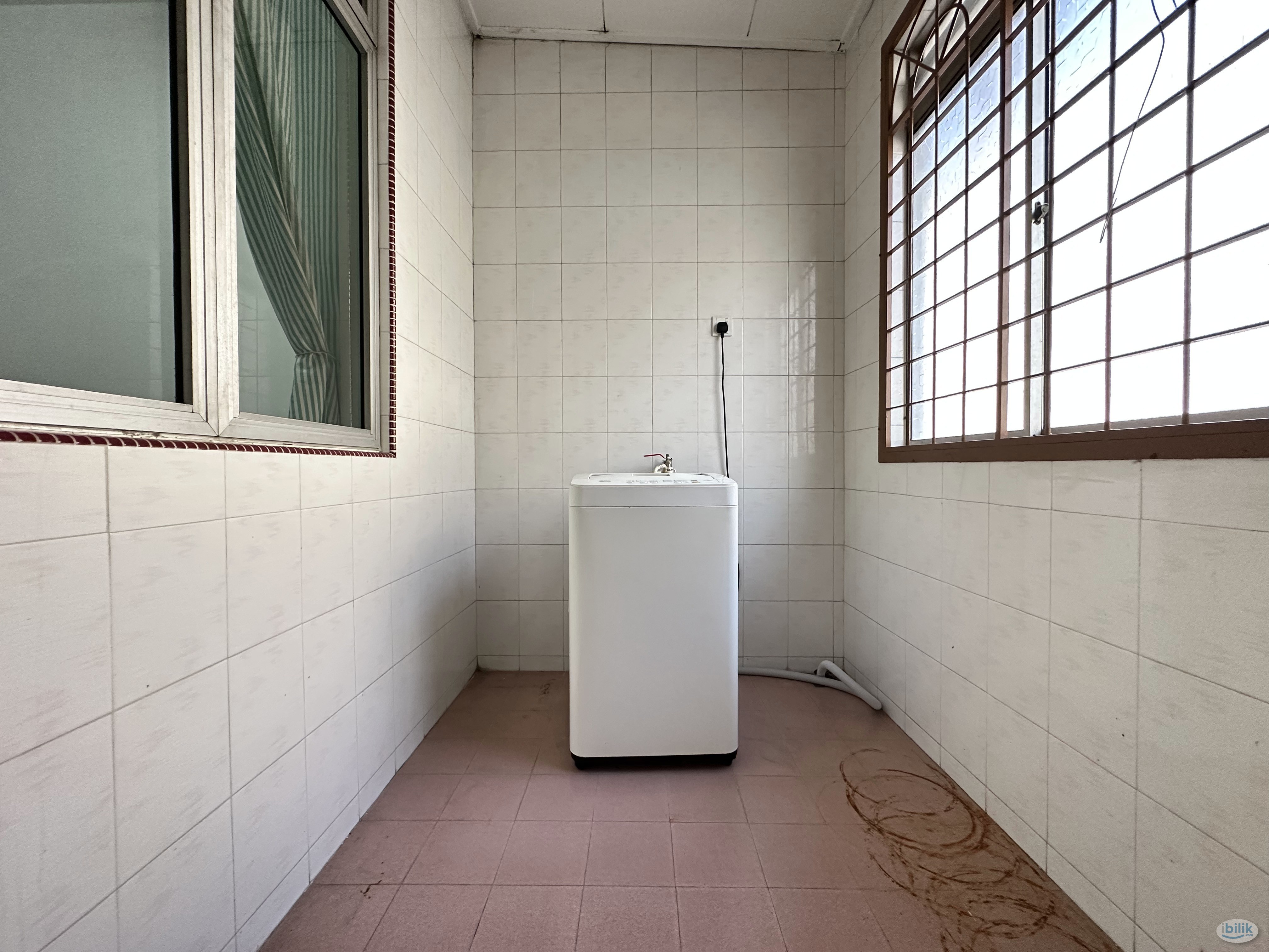 Image 5 of 🤩Tun Aminah Super Cheap Fully Furnished Single Room Available😍 - Room rental in 