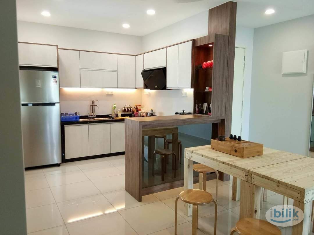 Image 4 of Master Room with private car park, near industry area and airport - Room rental in 