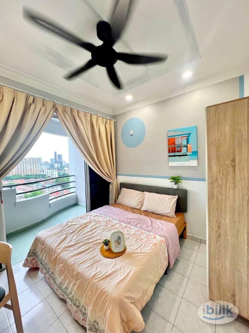 Image 1 of Balcony Room at N-Park, Batu Uban - Room rental in 
