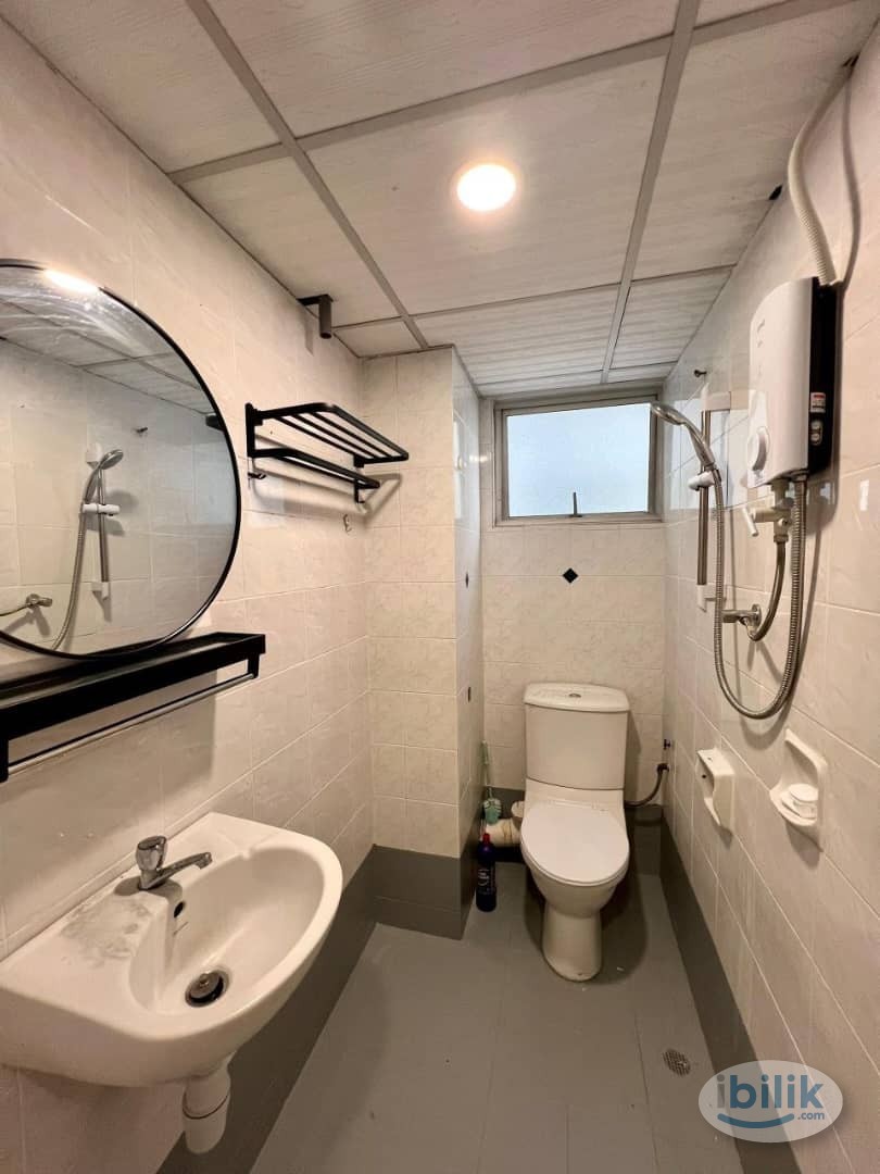 Image 4 of Master Room at N-Park, Batu Uban - Room rental in 