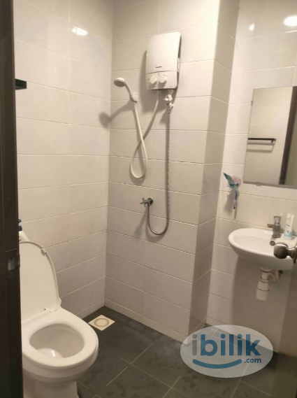 Image 1 of Master Room at Landmark II, Bandar Sungai Long - Room rental in 