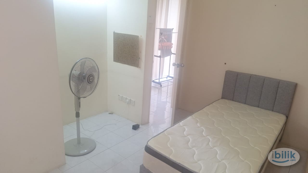 Image 1 of Fully Furnished Middle Room at Forest Green, Bandar Sungai Long - Room rental in 