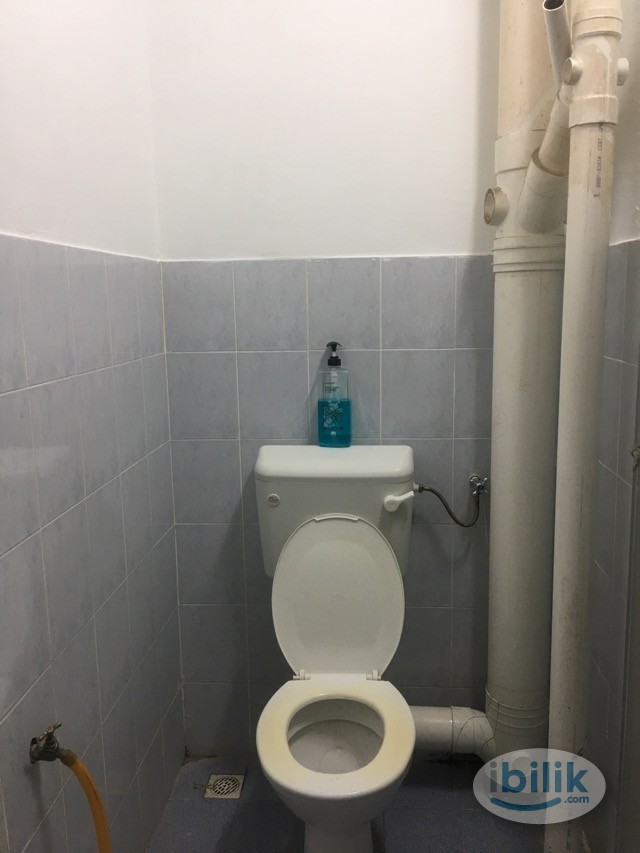 Image 2 of Female Middle Room @ Sri Saujana near Komtar, ICT Mall, First Avenue, Jen Hotel n St Giles Wembley Hotel - Room rental in 