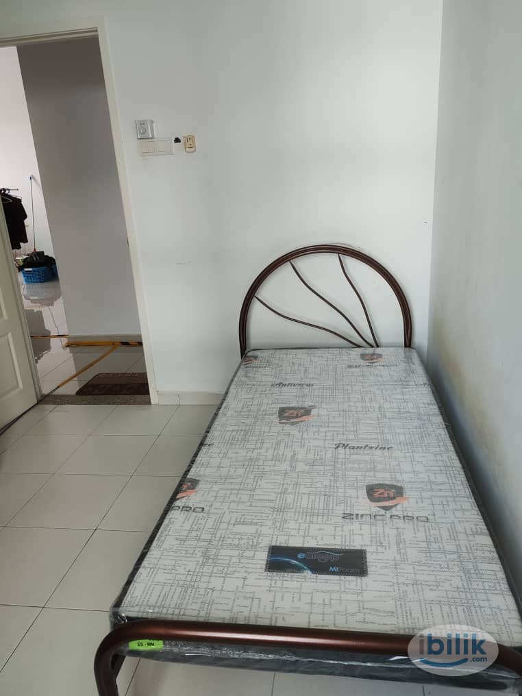 Image 2 of Middle Room at Fiera Vista, Sungai Ara - Room rental in 