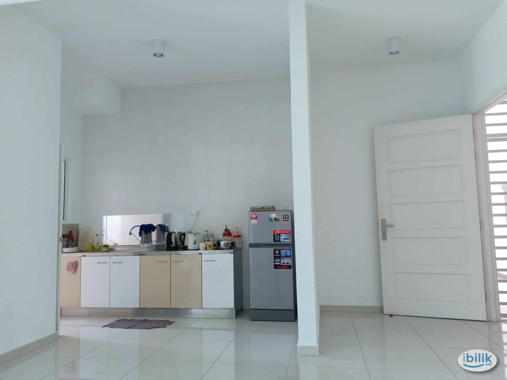 Image 3 of Middle Room at Fiera Vista, Sungai Ara - Room rental in 