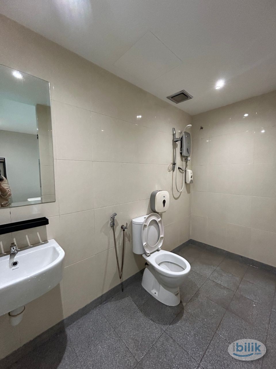 Image 2 of HOT OFFER📍Budget Price Furnished Master Room for Rent @ Chow Kit - Room rental in 