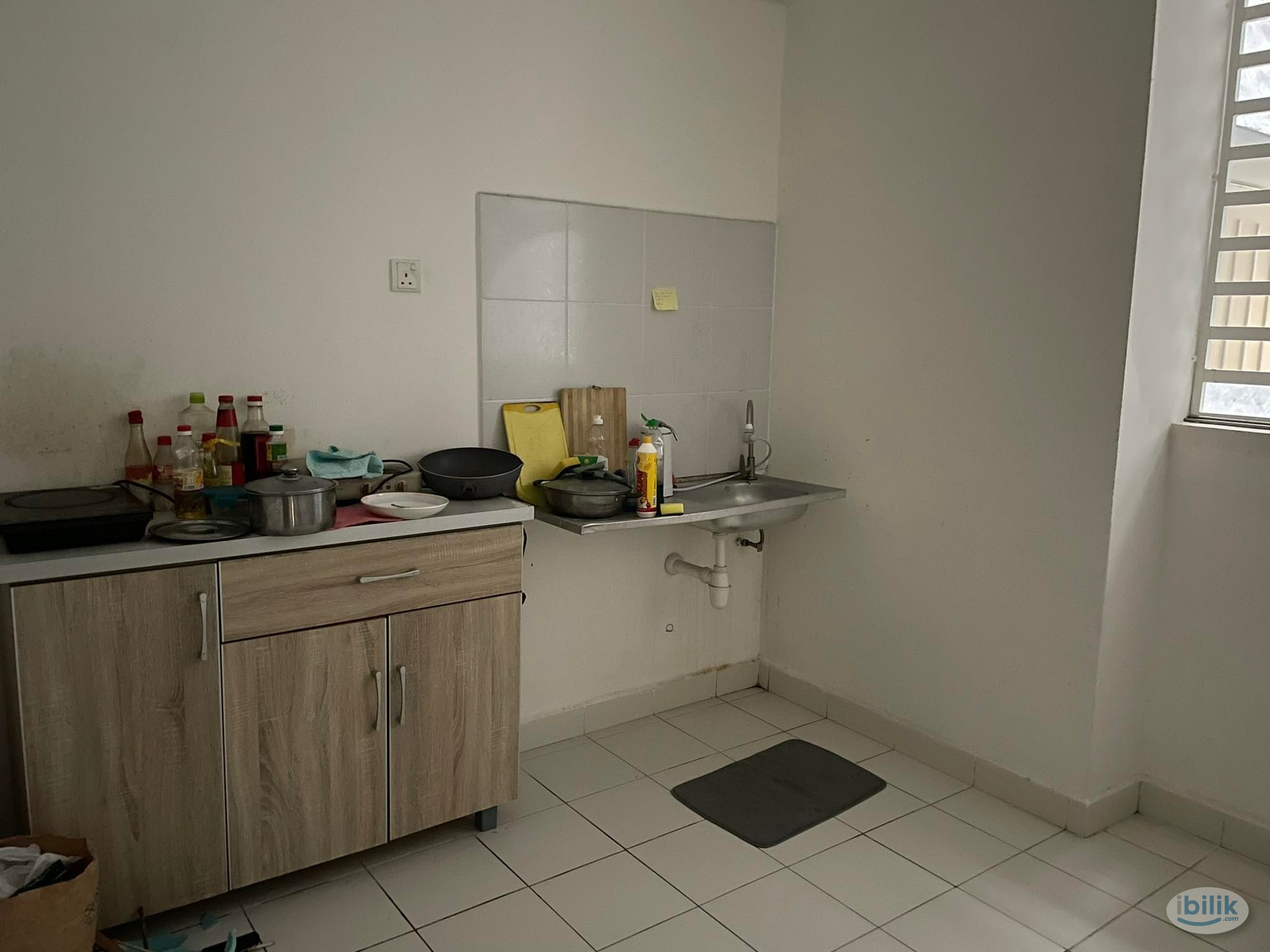 Image 2 of Middle Room at Elit Heights, Bayan Baru - Room rental in 