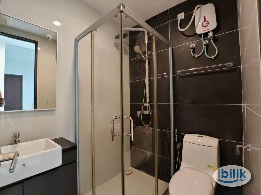 Image 4 of Master Room at Country Garden, Danga Bay - Room rental in 