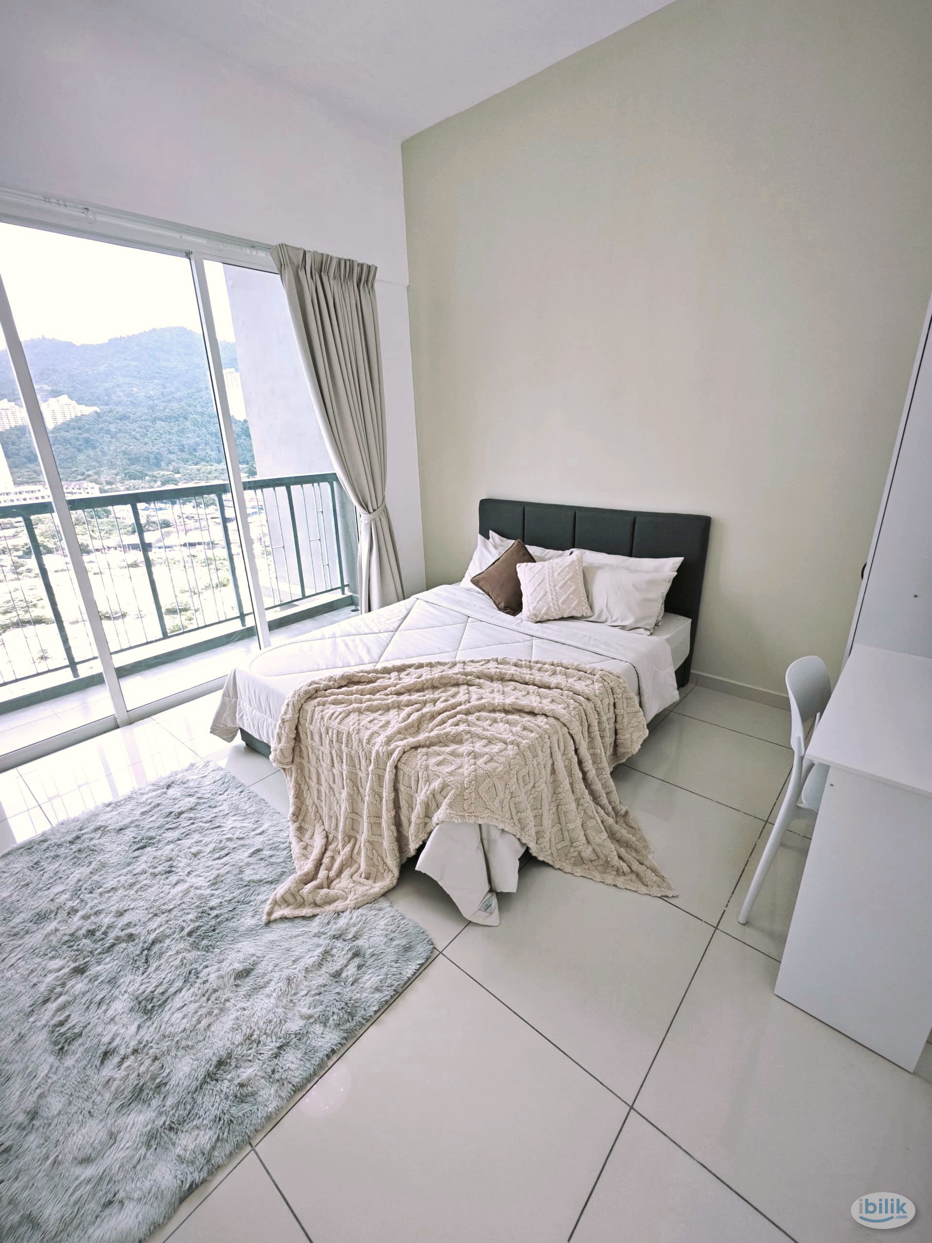 Image 1 of [Female unit] Balcony Room at Sungai Ara, Penang - Room rental in 