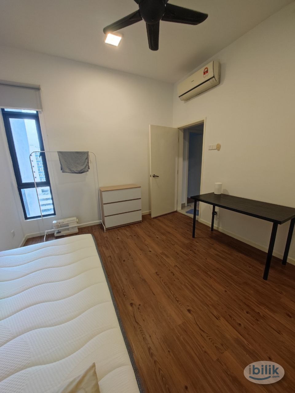 Image 3 of Utropolis Suites Room (Personal Bathroom) - Room rental in 