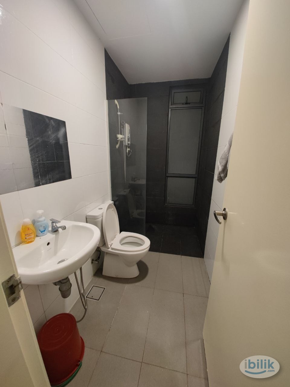 Image 4 of Utropolis Suites Room (Personal Bathroom) - Room rental in 