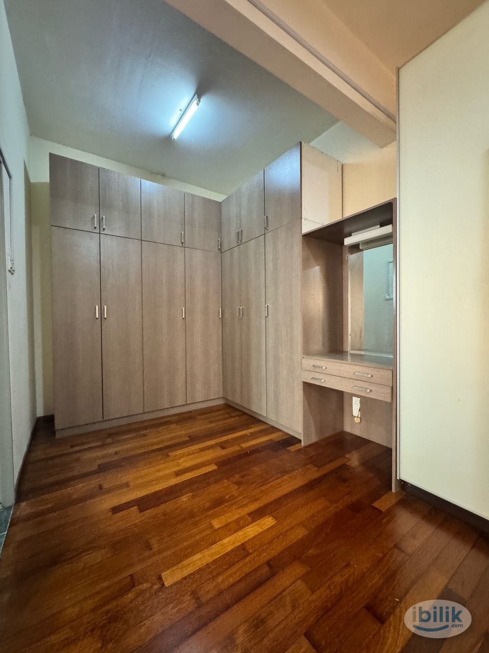 Image 3 of Master Room walking distance to One Utama Gated Guarded area ✨💫🌟 - Room rental in 