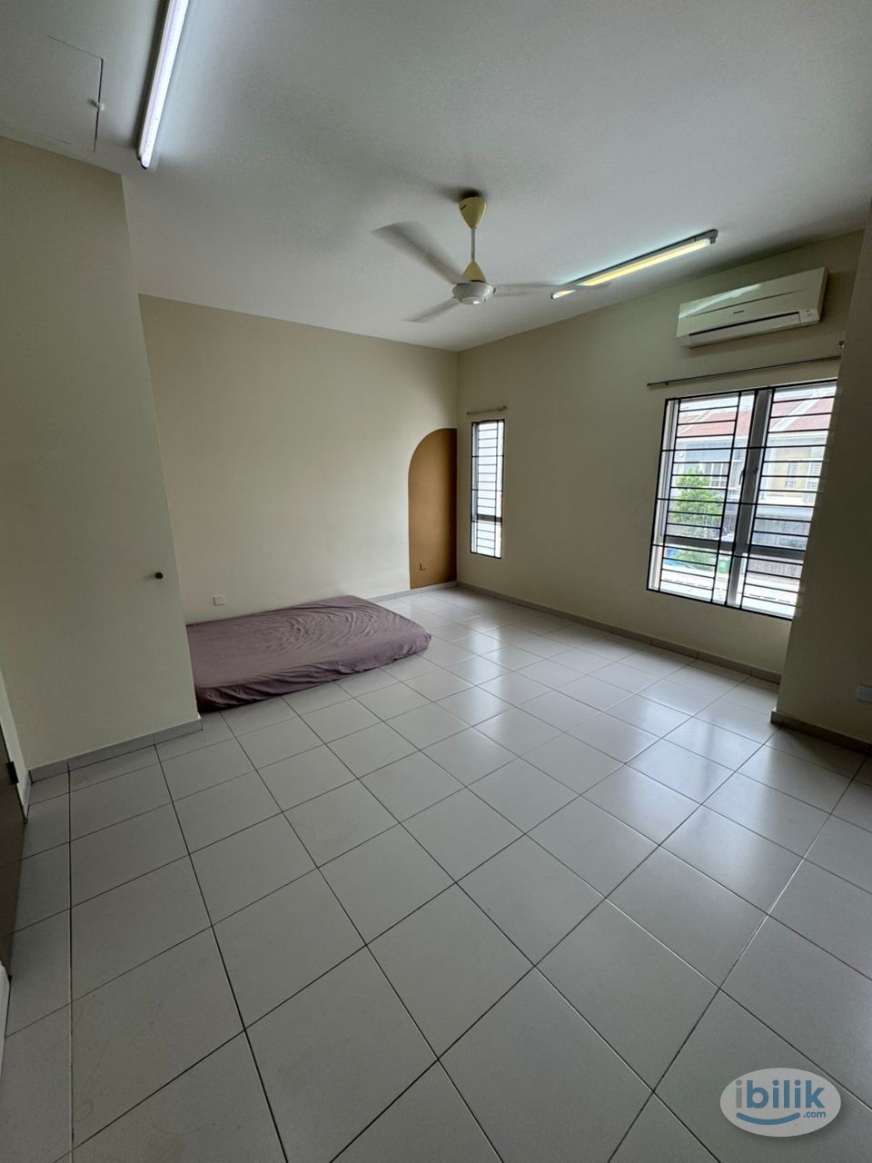 Image 1 of RM1 Current Rental🔥🪷Promo Female Unit😍‼️Master Room With Private Bathroom🛀💕Near Setia City Mall,Eco Ardence🛜Free Wifi🌟 - Room rental in 