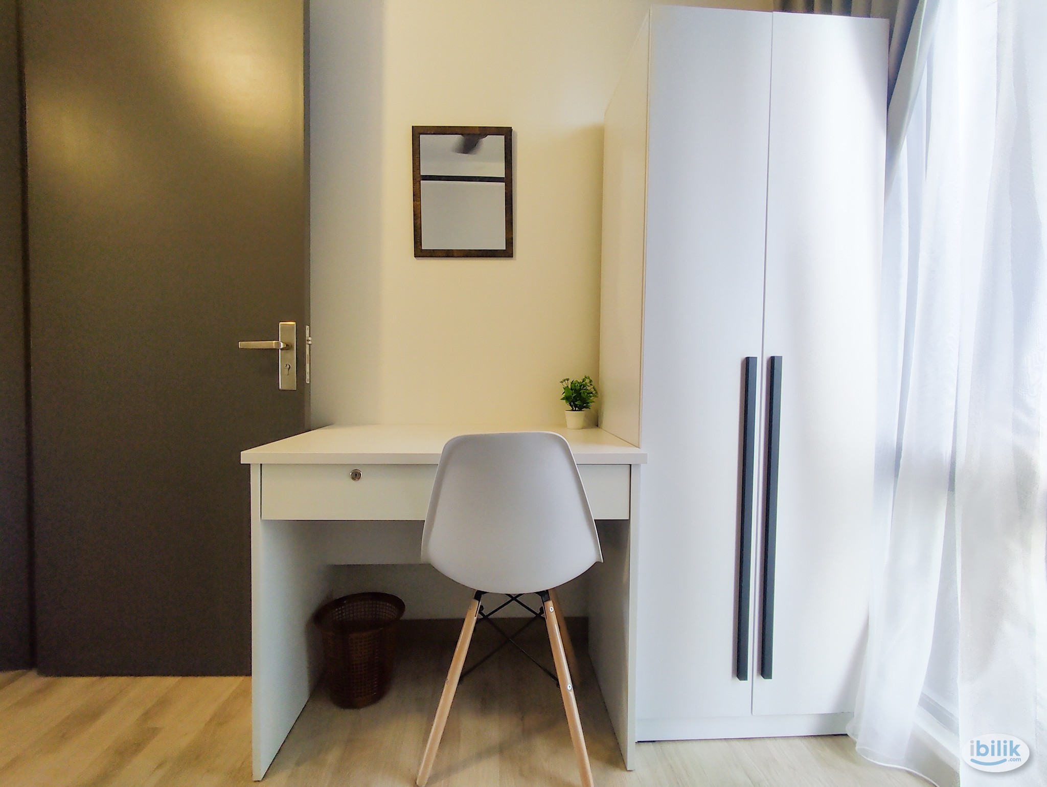 Image 3 of Mix Gender Single Room with window at emporis kota damansara - Room rental in 