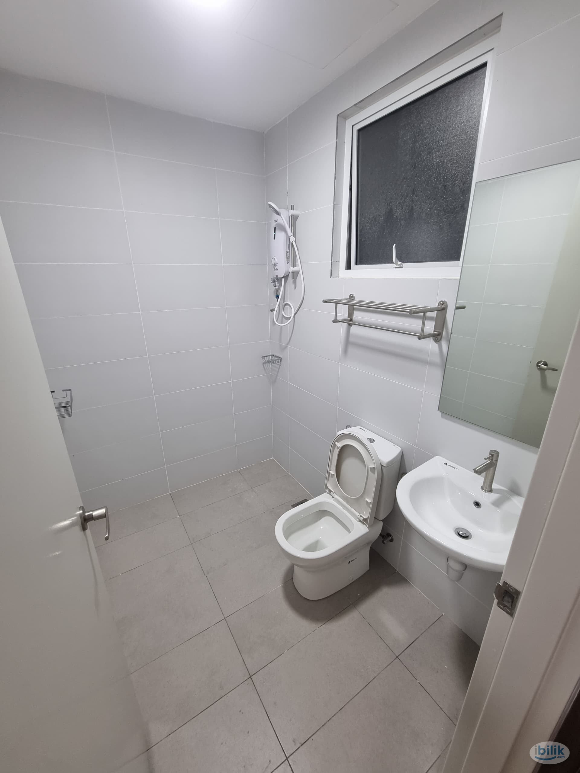 Image 5 of Balcony Room at Nadayu 801, Male Unit , Rental Including wifi, electricity and water - Room rental in 