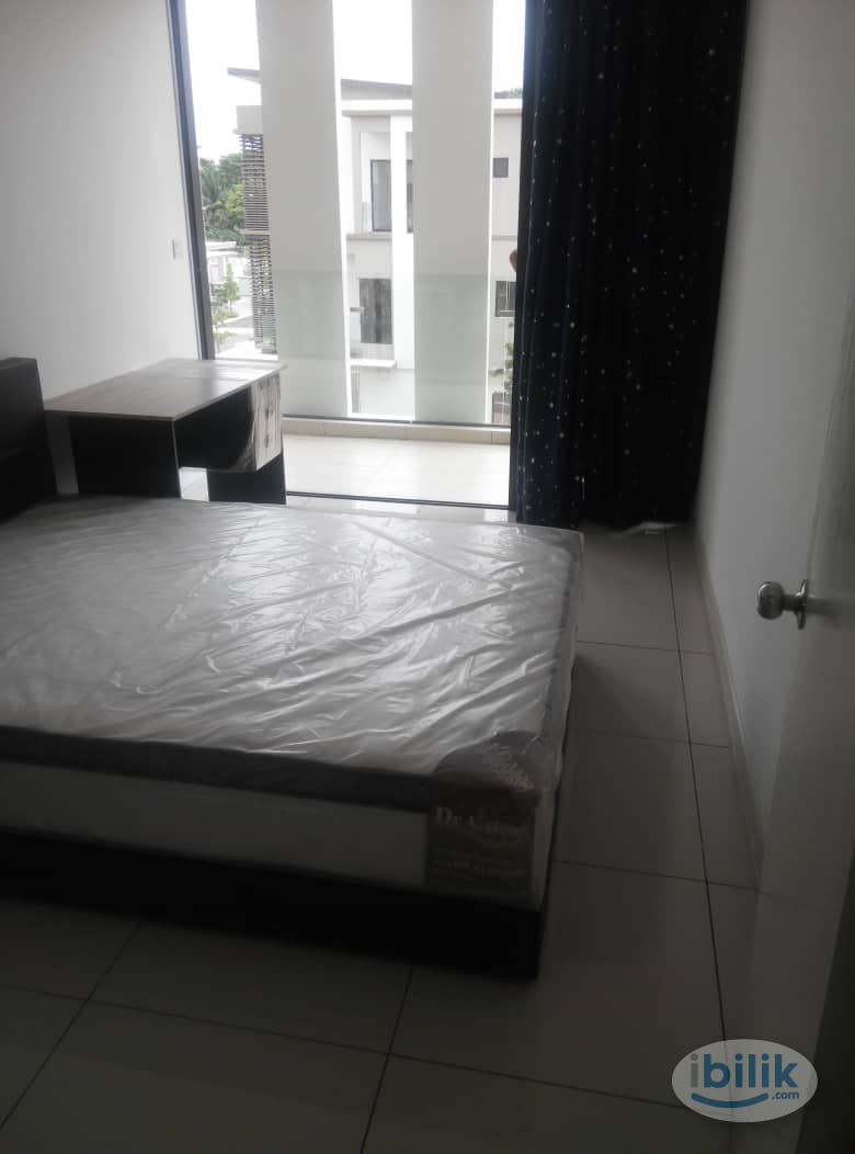 Image 1 of FF gated guarded Single Room at 16 Sierra, Puchong Cyberjaya Putrajaya Seri Kembangan - Room rental in 