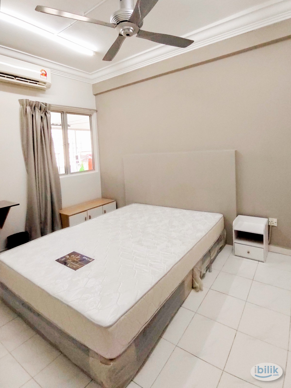 Image 3 of Middle Room at D'Aman Crimson, Ara Damansara` - Room rental in 