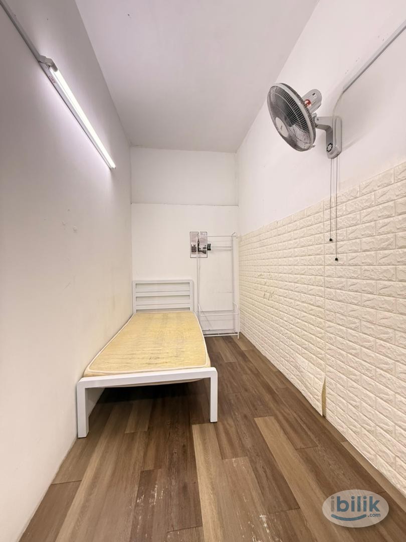 Image 1 of 🌈Low Deposit MIdyear Promo🌈4 mins to LRT PARAMOUNT/Bus Stop/Food Court ✨Single Room+Aircond at SEA PARK, Petaling Jaya❗❗ - Room rental in 