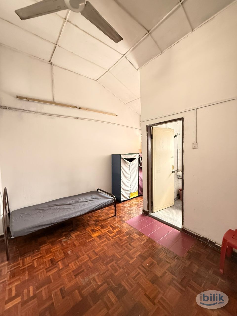 Image 1 of 💕Low Rental😍🔥Master Room Female Unit Only🪷🌈Attach With Private Bathroom&Free Utilities😍‼️Near Taman Paramount,LRT Taman Bahagia🛜🚶‍➡️ - Room rental in 