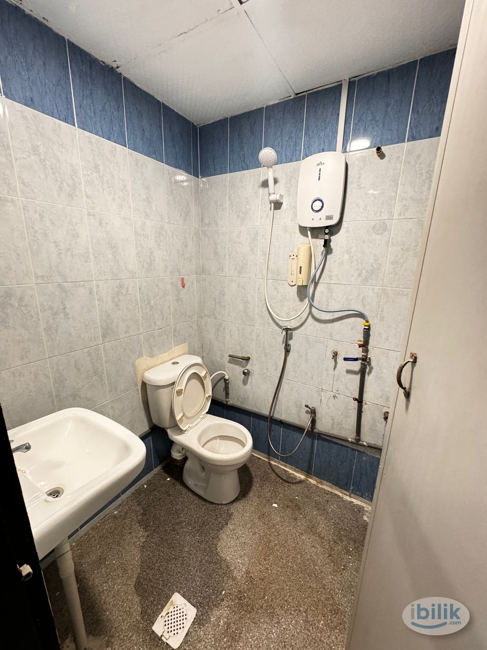 Image 3 of Master Room at Taman Century Garden, Johor Bahru - Room rental in 