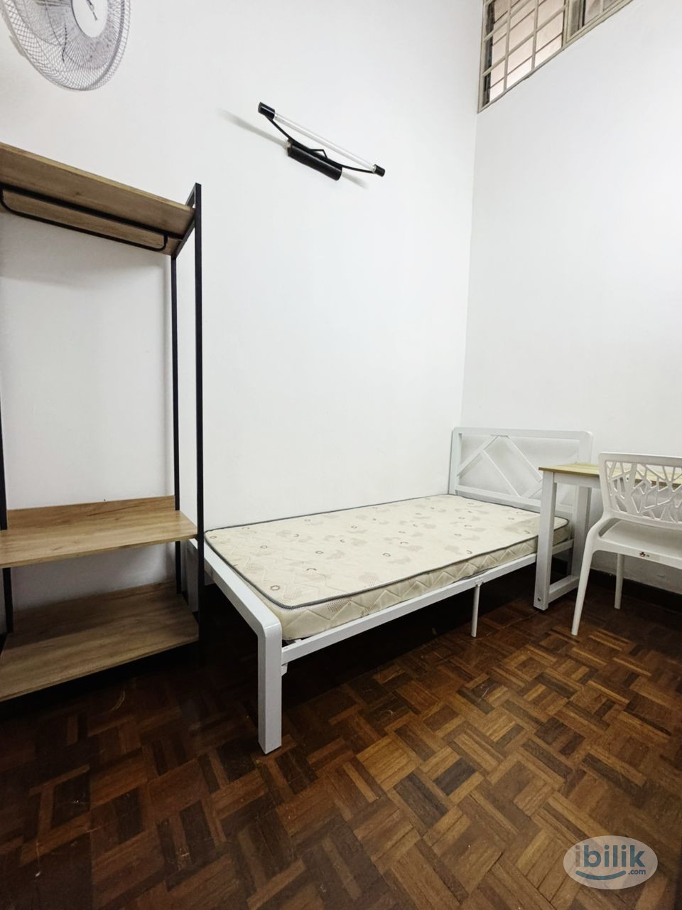 Image 1 of Low Rental Promo Midyear‼️‼️Single Room Near MRT Bandar Utama🚶‍➡️😍Provide Fully Furnished,Include Free Utilities🛜🔥HOT SELLING AREA🌈 - Room rental in 
