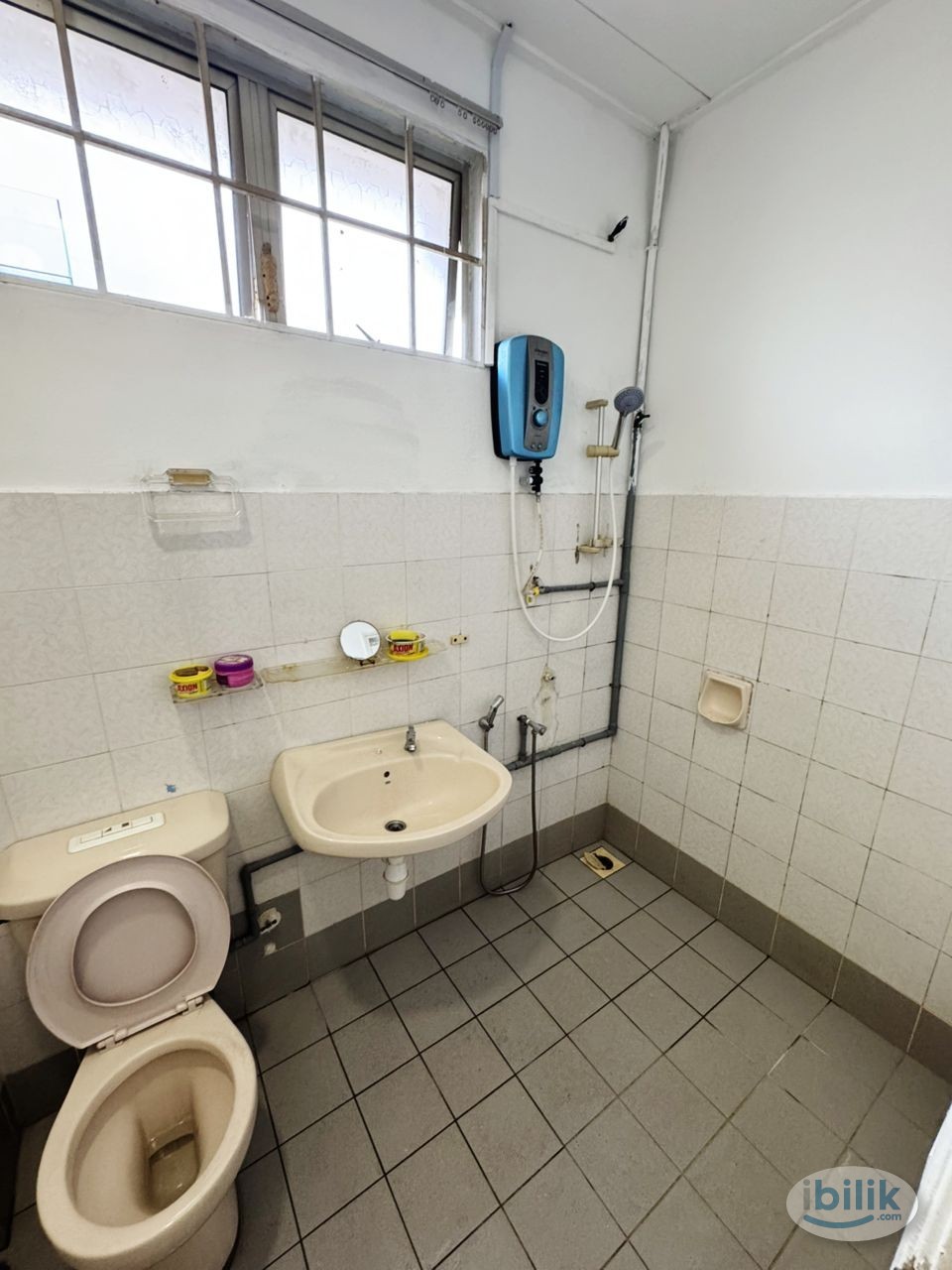 Image 4 of Low Rental Promo Midyear‼️‼️Single Room Near MRT Bandar Utama🚶‍➡️😍Provide Fully Furnished,Include Free Utilities🛜🔥HOT SELLING AREA🌈 - Room rental in 