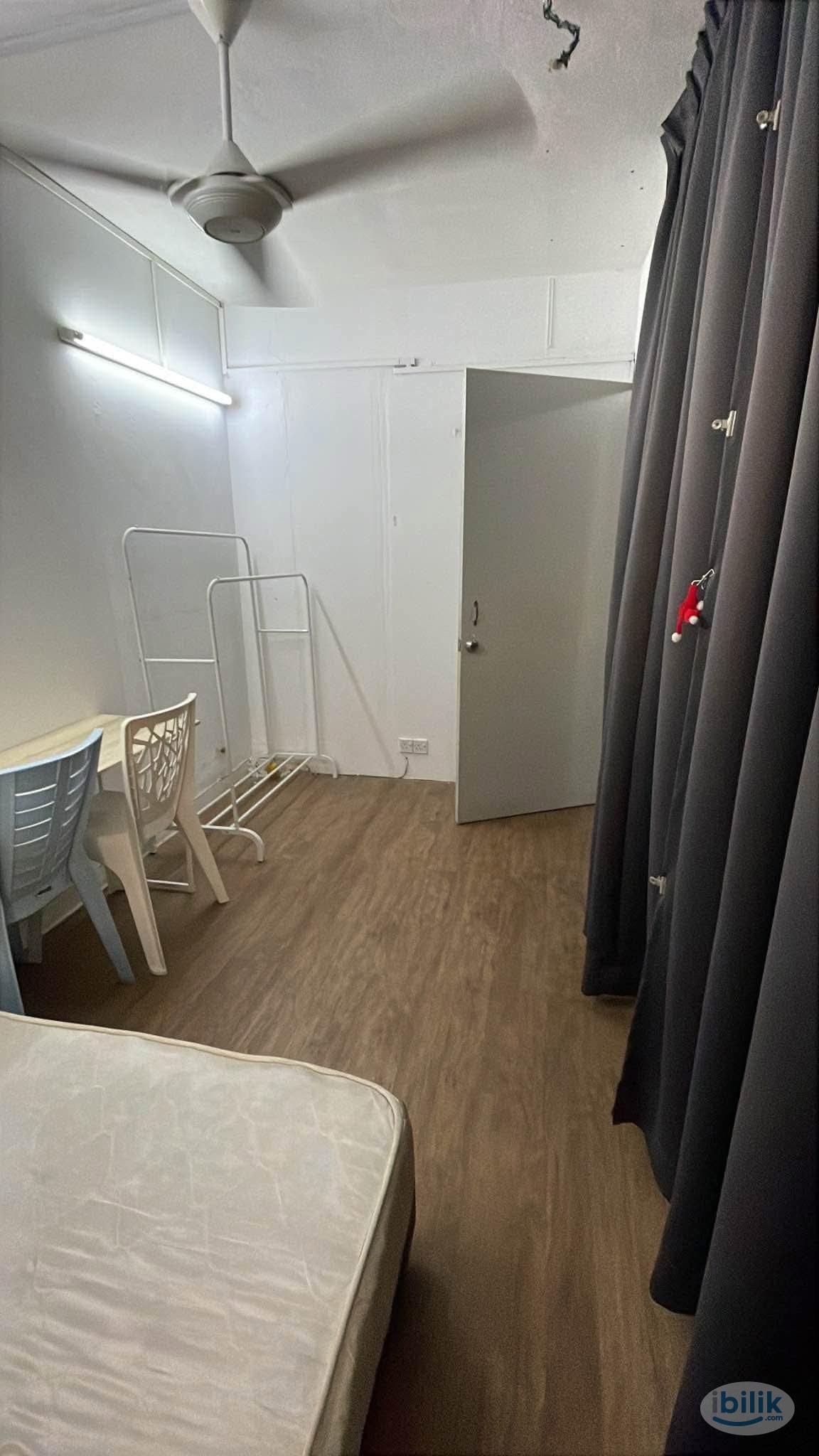 Image 2 of Middle Room at SS14, Subang Jaya (5min Walk To LRT Station) - Room rental in 