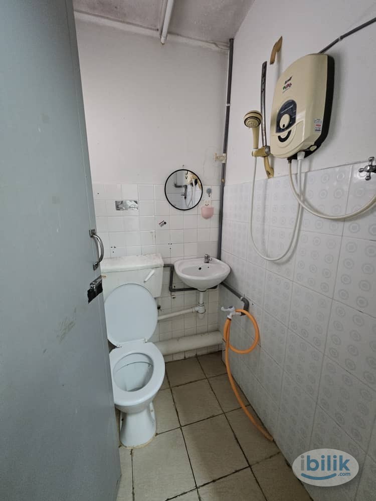 Image 2 of 👩‍🦰Female Unit Master Room at SS15, Subang Jaya (Private Bathroom) - Room rental in 
