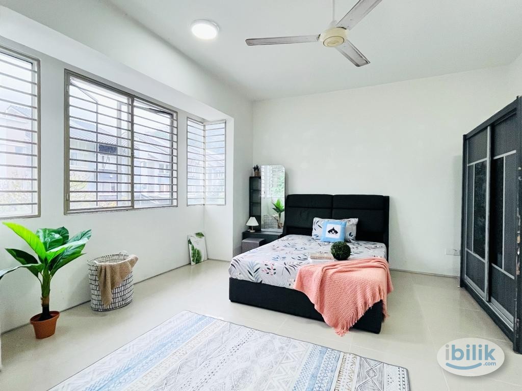 Image 1 of 🏡BILIK SEWA MEDIUM – FULLY FURNISHED + WIFI - Room rental in 