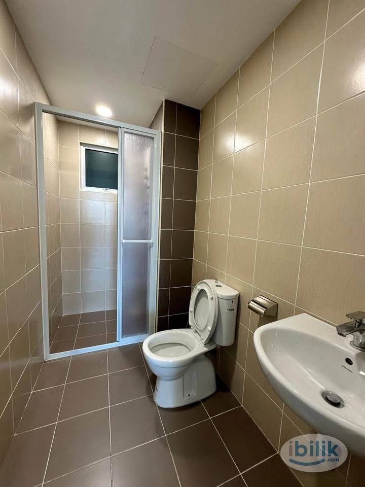 Image 2 of Master Room for Male only at Razak City Residences, Sungai Besi - Room rental in 