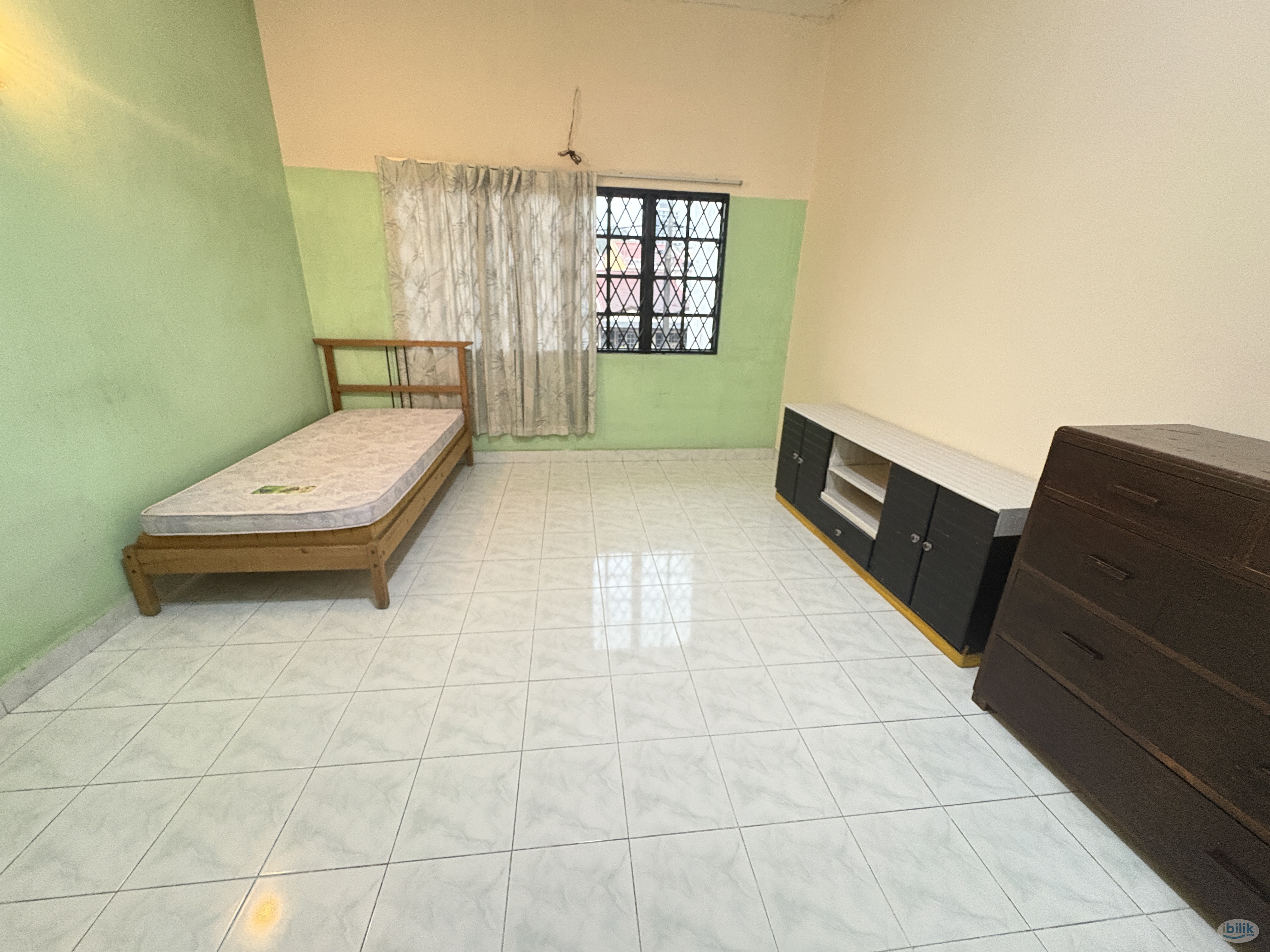 Image 1 of Middle Room at Bangsar Park, Bangsar [Non-Muslim Home] - Room rental in 
