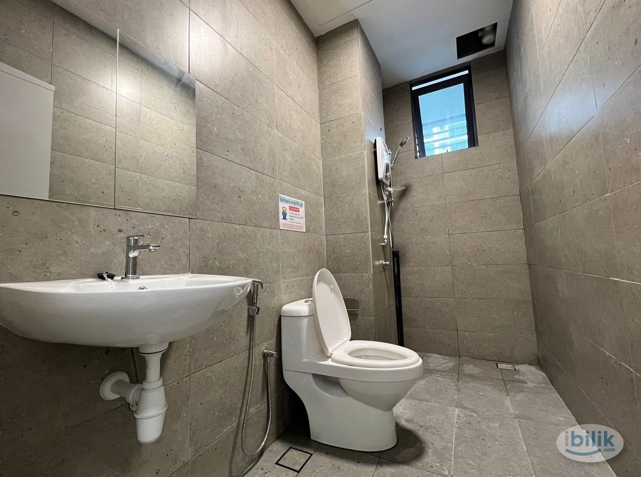 Image 3 of ✨ Medium AC Room with Private Balcony for Rent @ VERANDO Residence, PJ (PJS 5), Bandar Sunway ✨ - Room rental in 