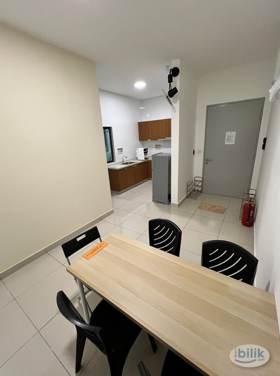 Image 4 of ✨ Medium AC Room with Private Balcony for Rent @ VERANDO Residence, PJ (PJS 5), Bandar Sunway ✨ - Room rental in 