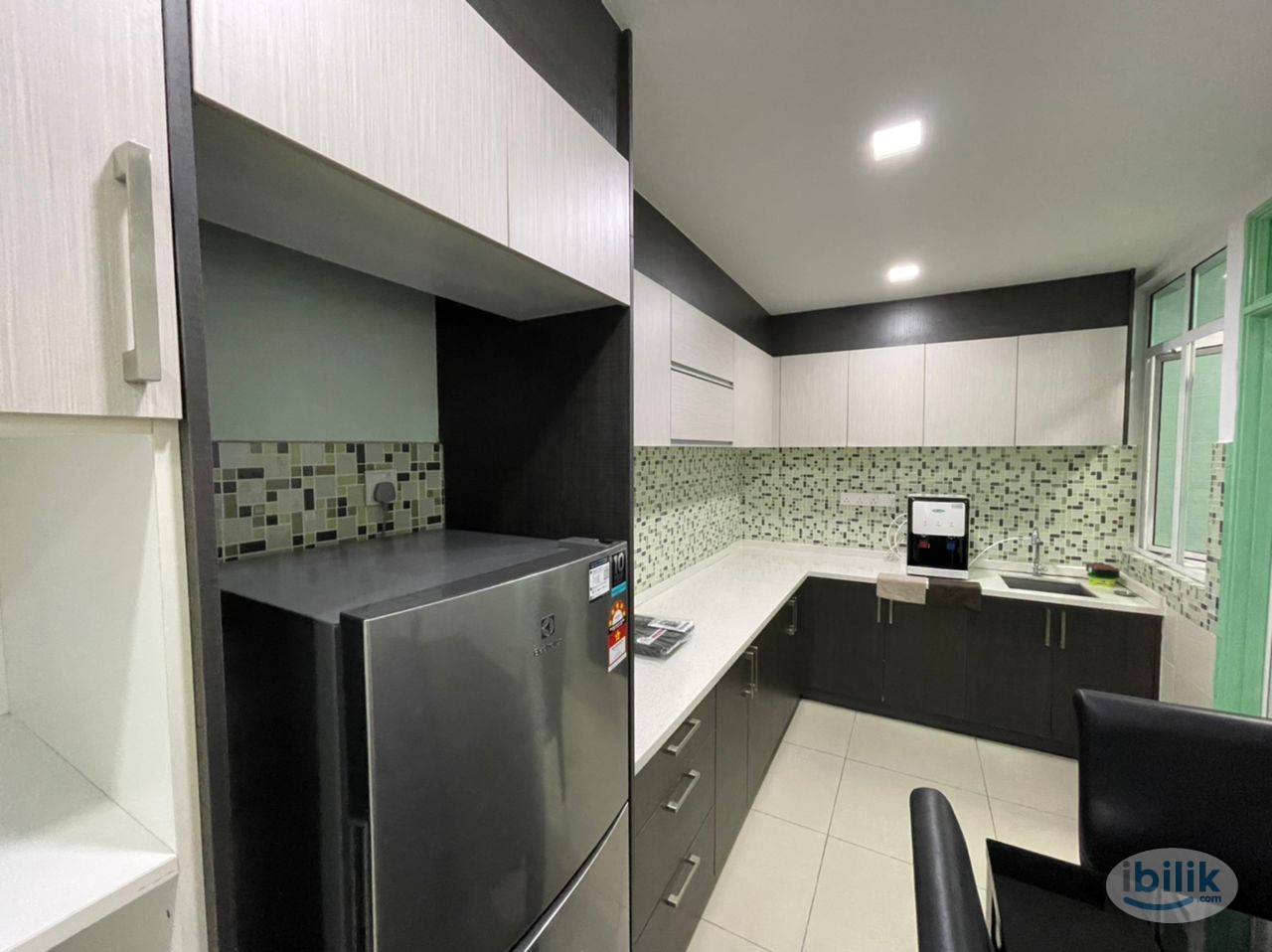 Image 1 of FEMALE_FREE WIFI_Middle Room at Metropolitan Square, Damansara Perdana - Room rental in 