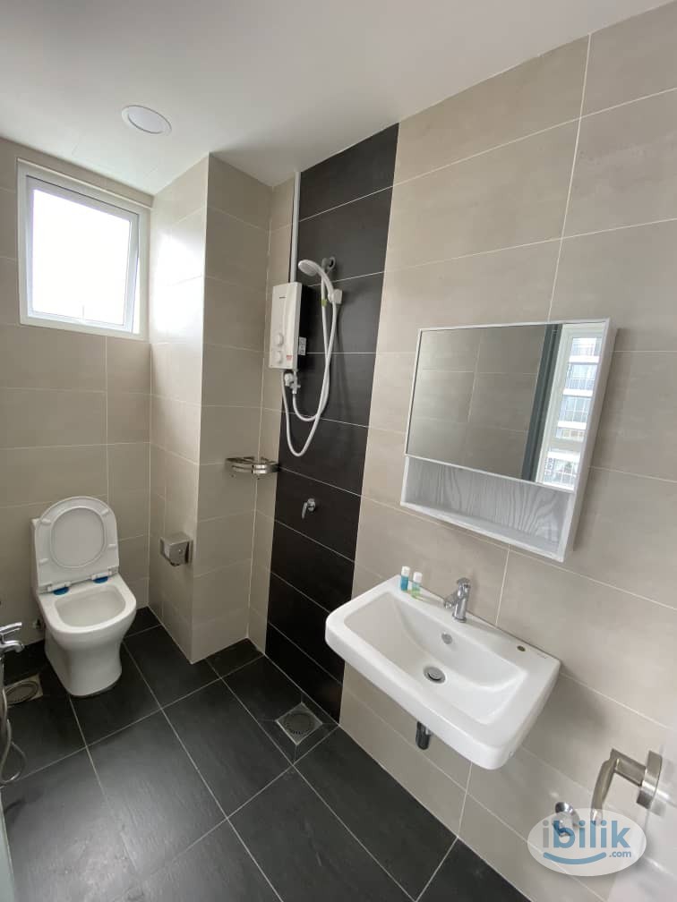 Image 3 of (mix unit) Master Room at Pinnacle, Sri Petaling - Room rental in 