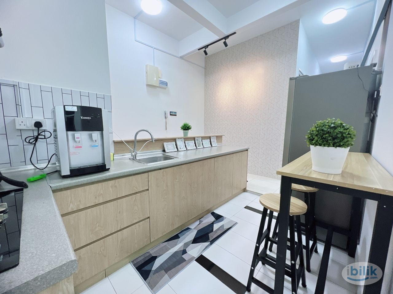 Image 4 of Female unit room attached bathroom for rent - Room rental in 
