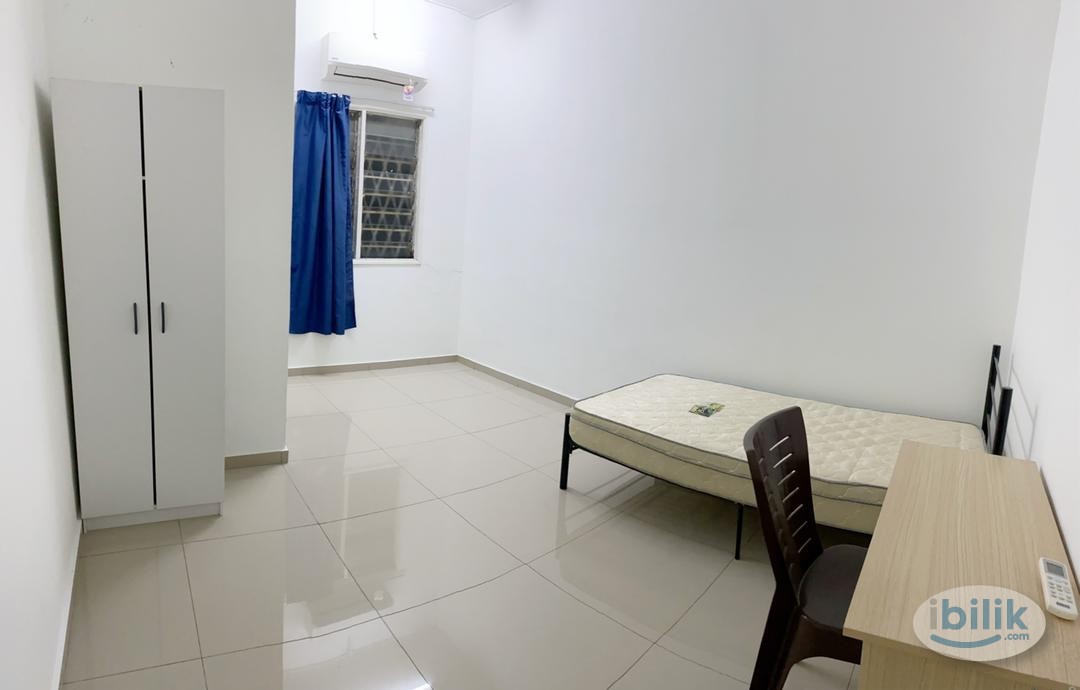Image 1 of Fully Furnished Male Room at Taman Bayu Perdana, Klang - Room rental in 