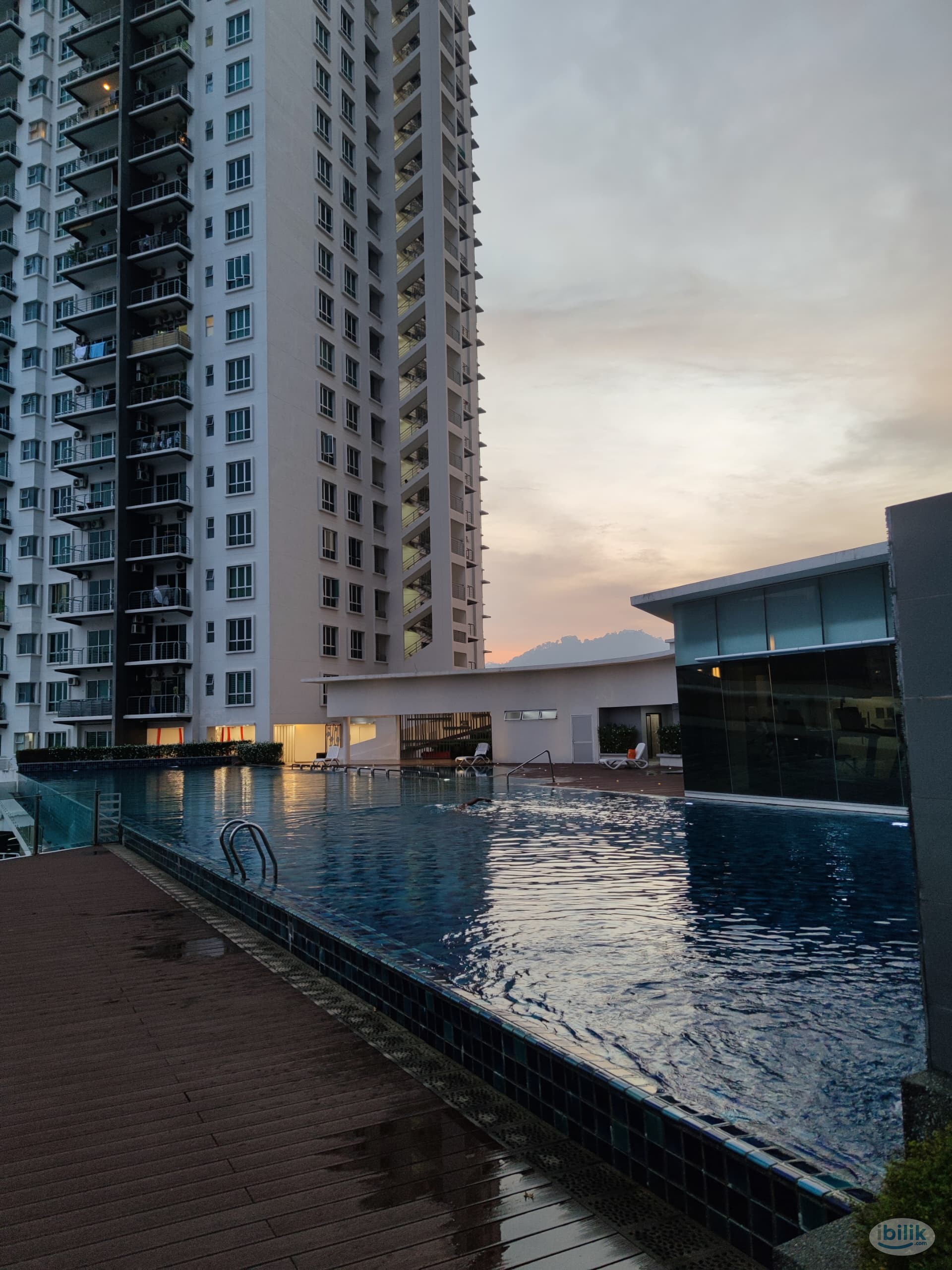 Image 5 of Middle Room at Elit Heights, Bayan Baru - Room rental in 