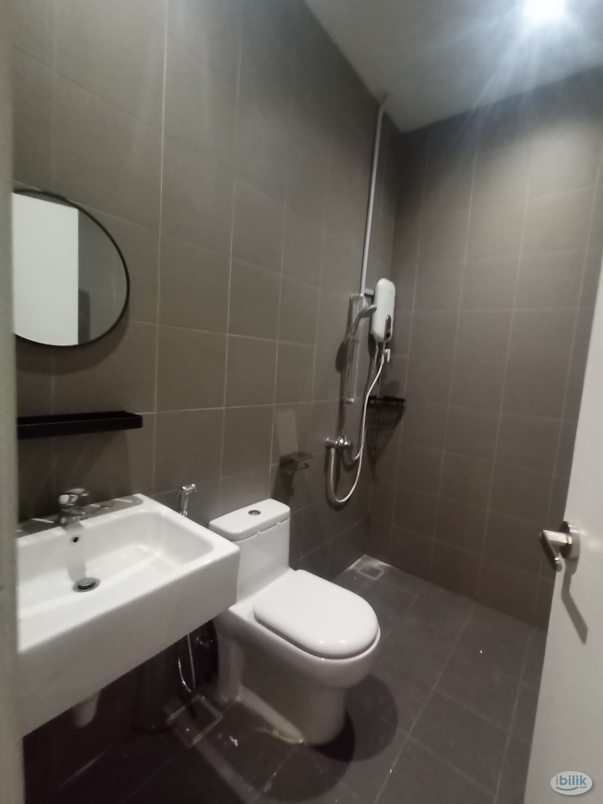 Image 3 of 🤩JULY PROMOTION‼️COZY ROOM NEAR OLD KLANG ROAD🏠 COME WITH 0 DEPOSIT ✅ 1 MIN WALK TO BUS STOP 🚍 - Room rental in 