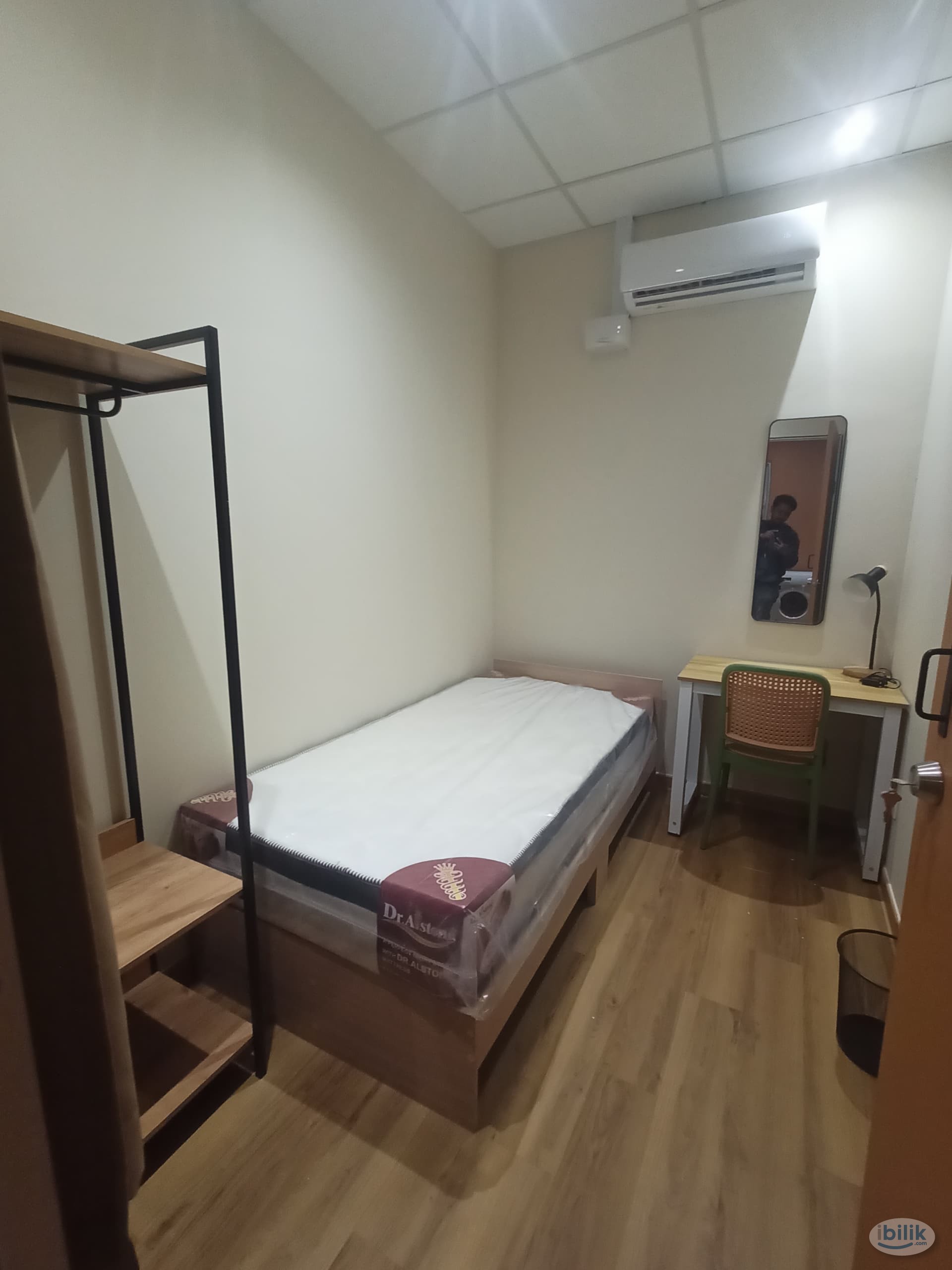 Image 1 of ✨0 DEPOSIT ROOM FOR RENT NEAR OLD KLANG ROAD🏠 1 MIN WALK TO BUS STOP 🚍 IMMEDIATELY MOVE IN ✅ - Room rental in 