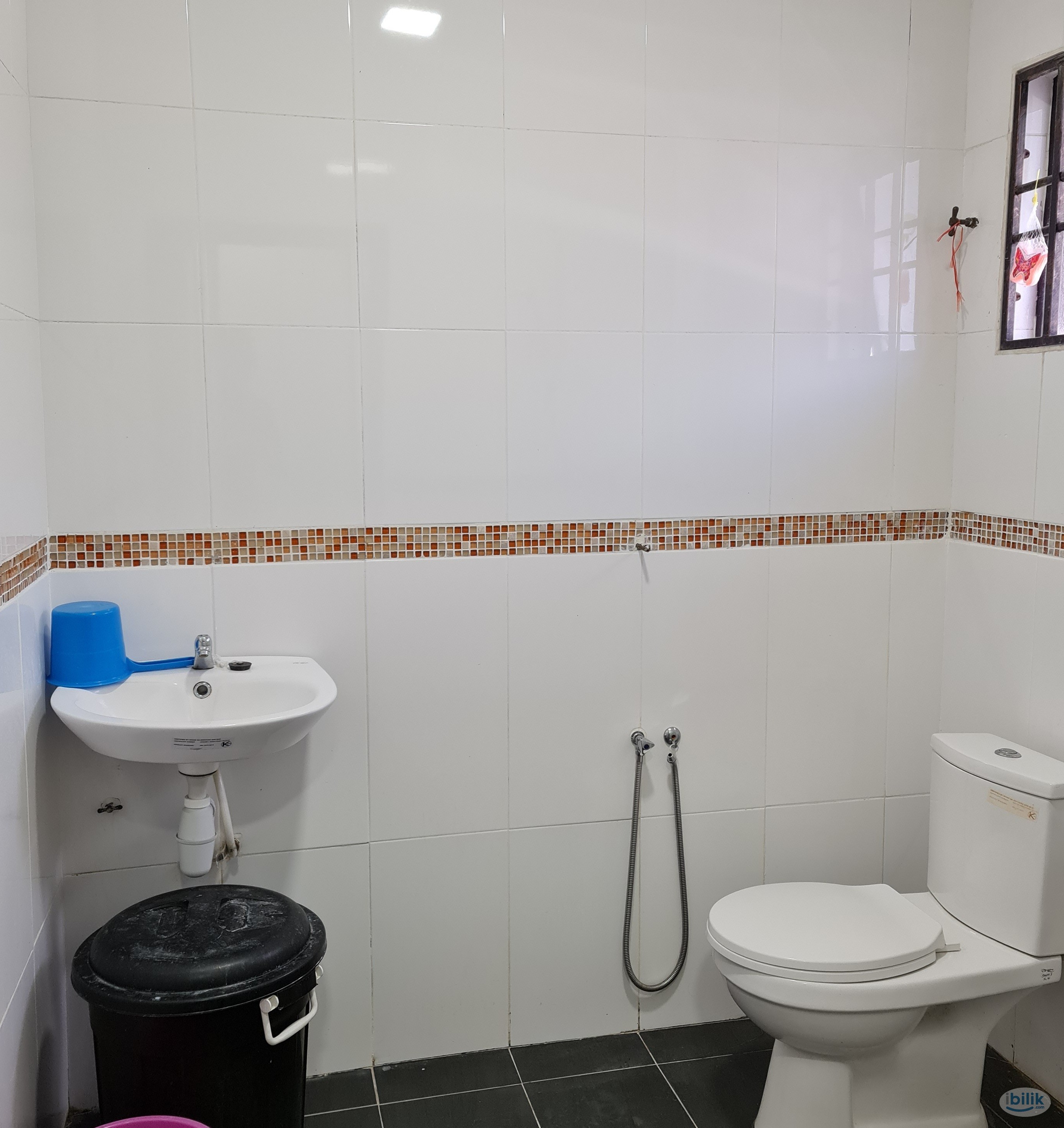 Image 2 of Master Room at Taman Bayu Perdana, Klang near HTAR Klang Hospital - Room rental in 