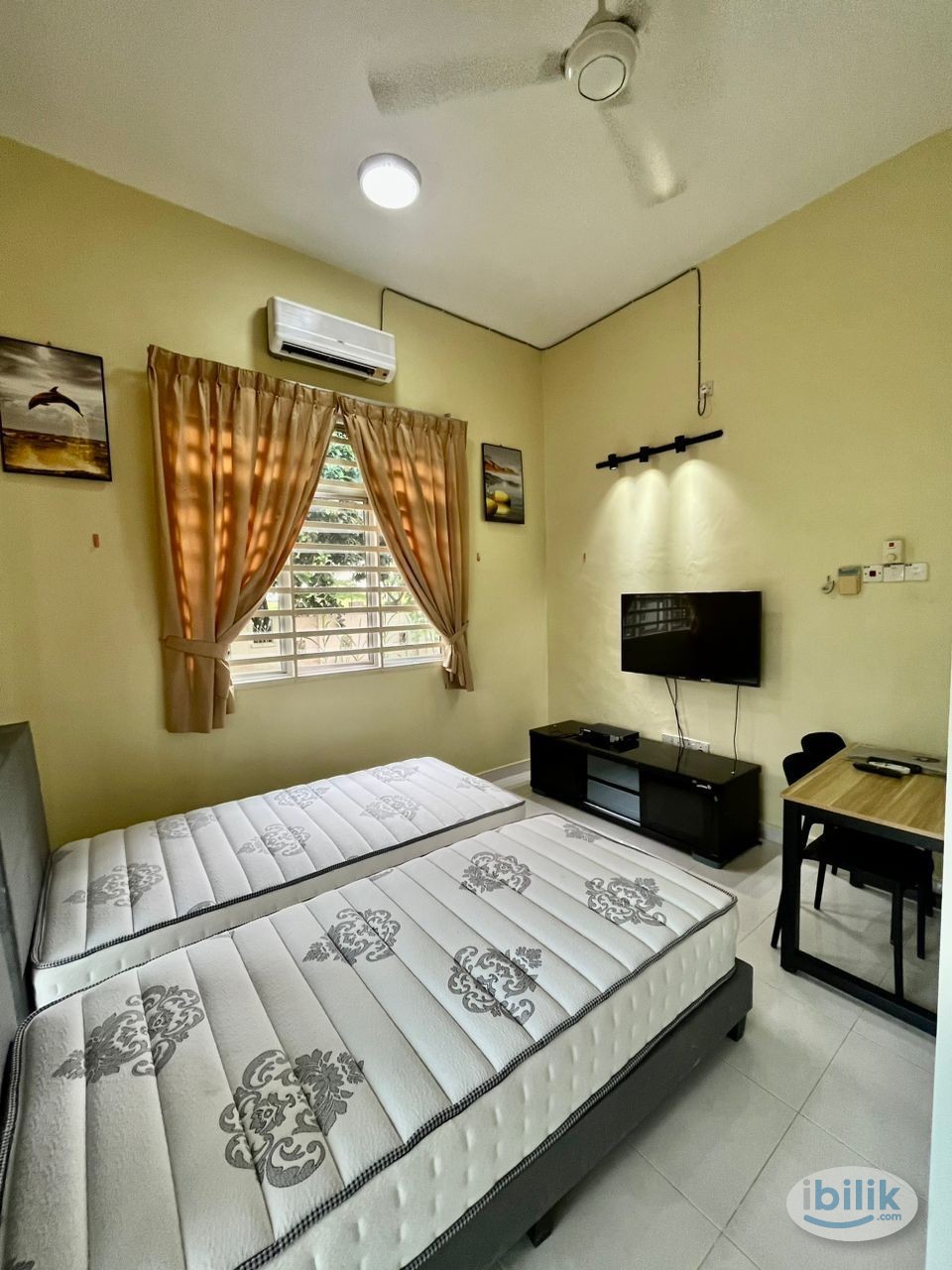 Image 1 of Middle Room at Dedaun Bungalow Village, Batu Kawan - Room rental in 